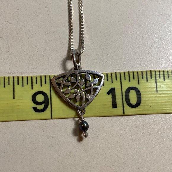 Sterling Silver 925 Pearl Floral Leaf Design Pendant Necklace Size 20" Chain - Picture 9 of 10